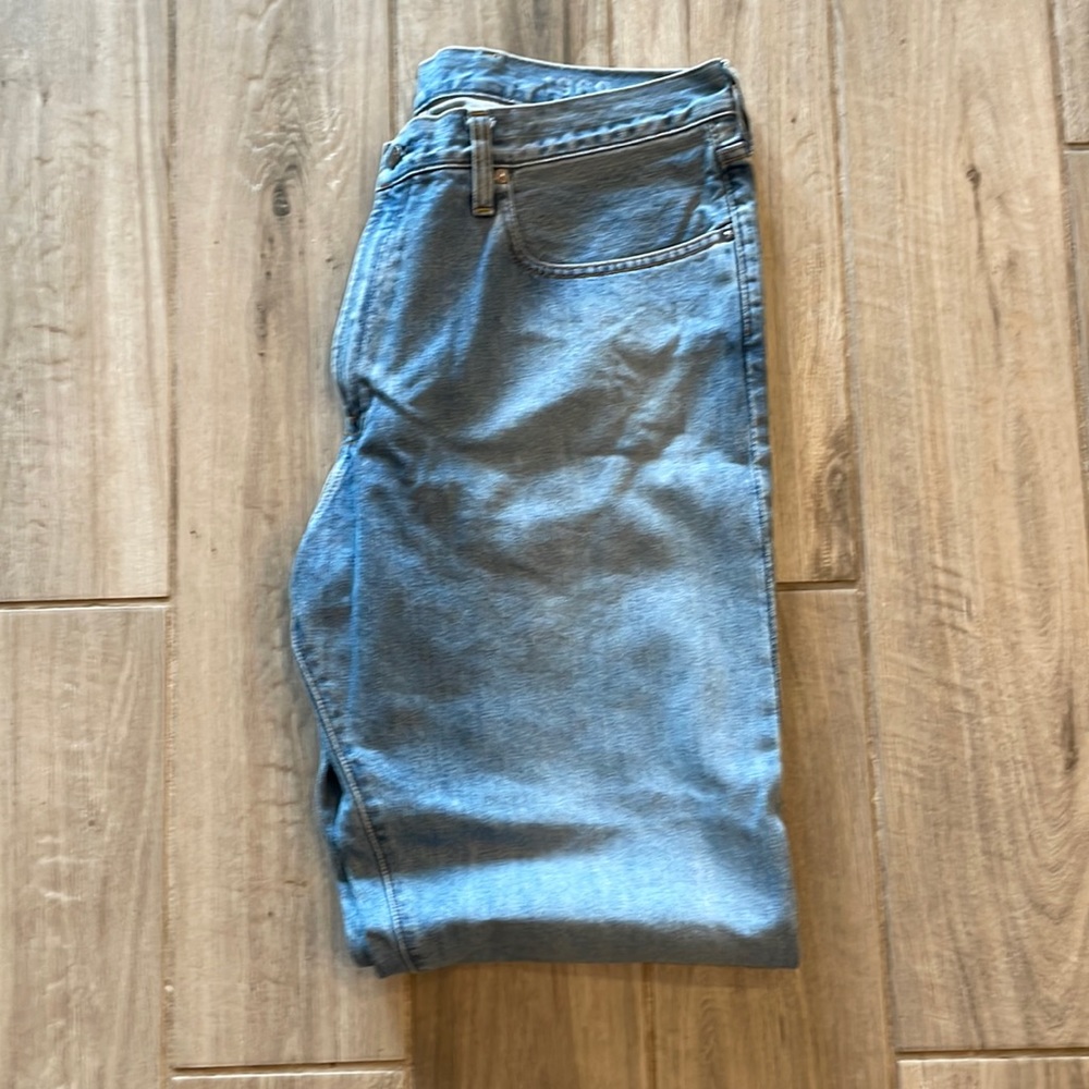Never worn - Gap Jeans Easy Fit 38x28